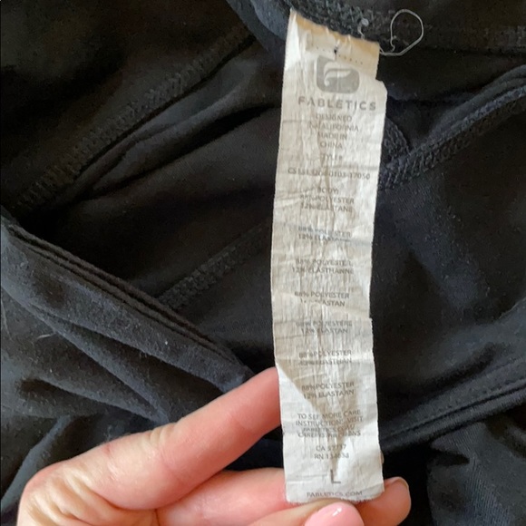 Fabletics Crops - Picture 3 of 3